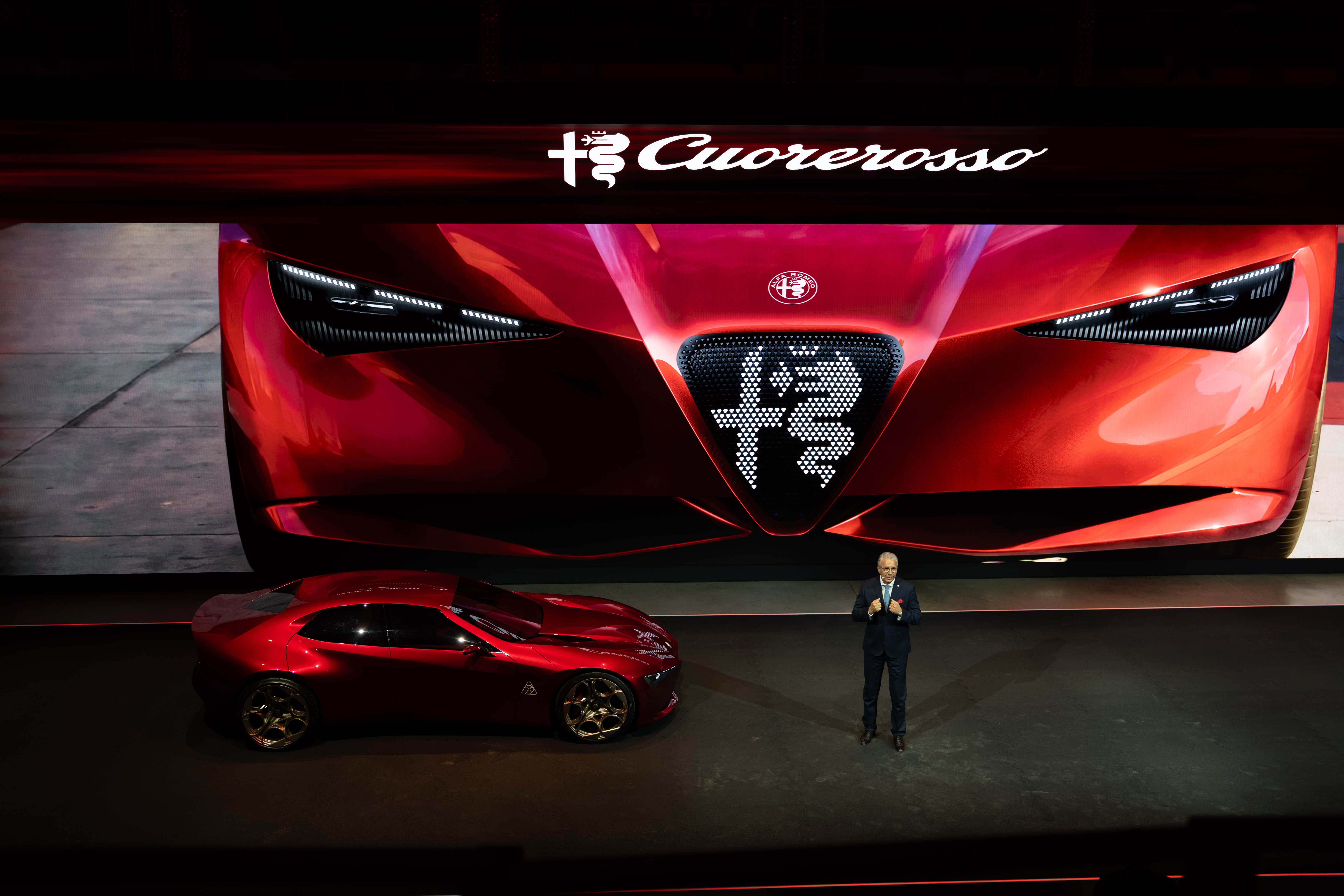 Alfa Romeo Cuore Rosso and Porsche Mission S showcased (3)